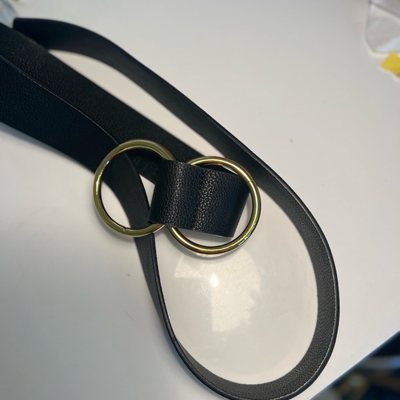 Black leather belt with gold circle buckle - Picture 2 of 2